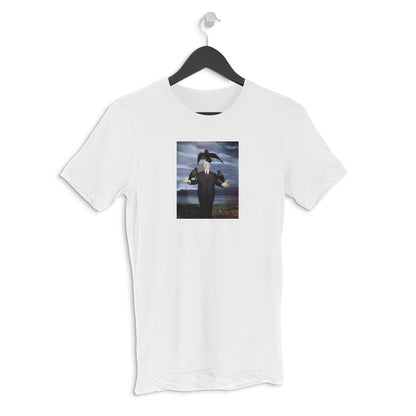 Round neck T-shirt - The Crow Whisperer - Hitchcock