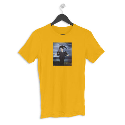 Round neck T-shirt - The Crow Whisperer - Hitchcock